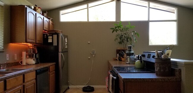 Building Photo - 2499 1/2 Pierce Street