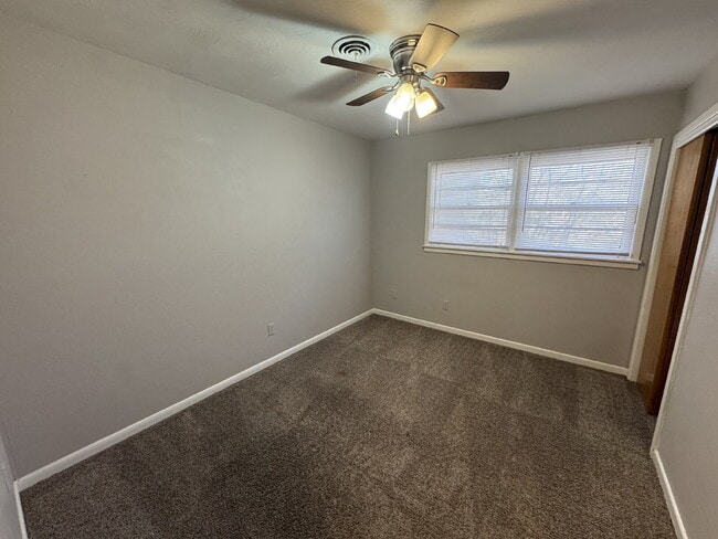 Building Photo - Stunning Like-New Home Located Near LCU!