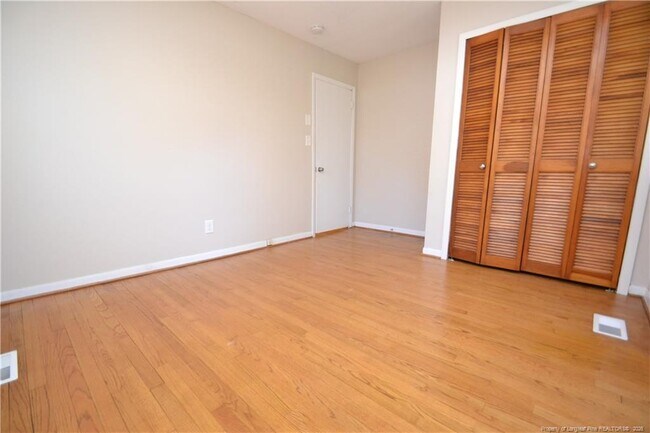 Building Photo - 5133 Lundy Dr