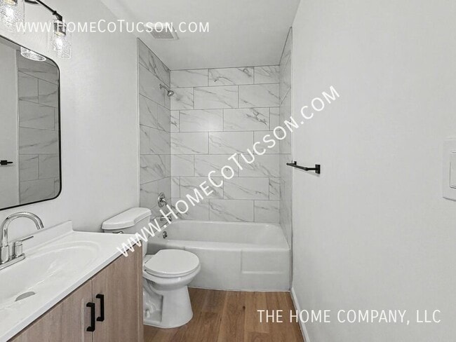 Building Photo - 413 W Pso Solana