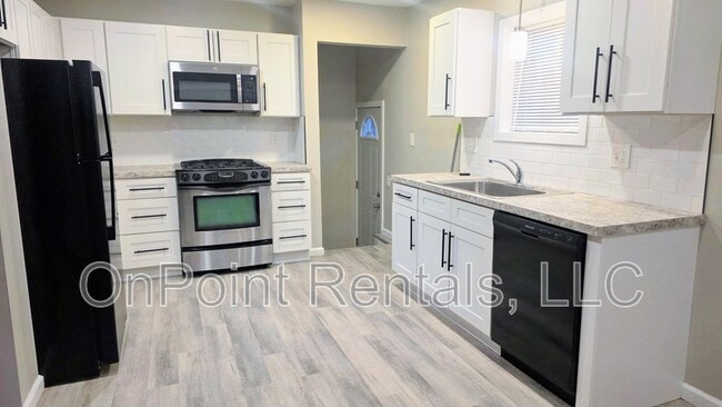 Building Photo - 15161 Harrison St