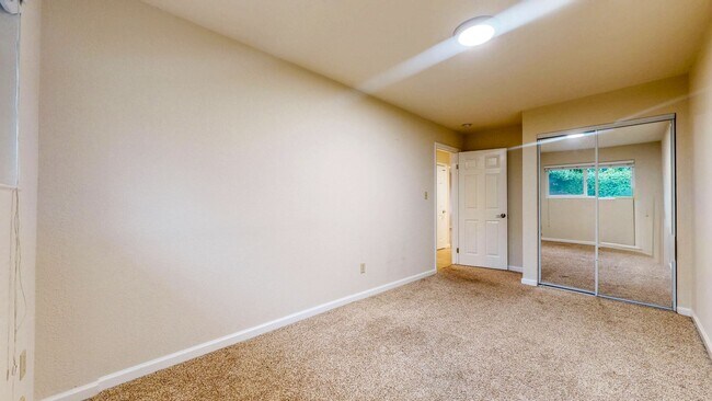 Building Photo - 1145 Edwards St