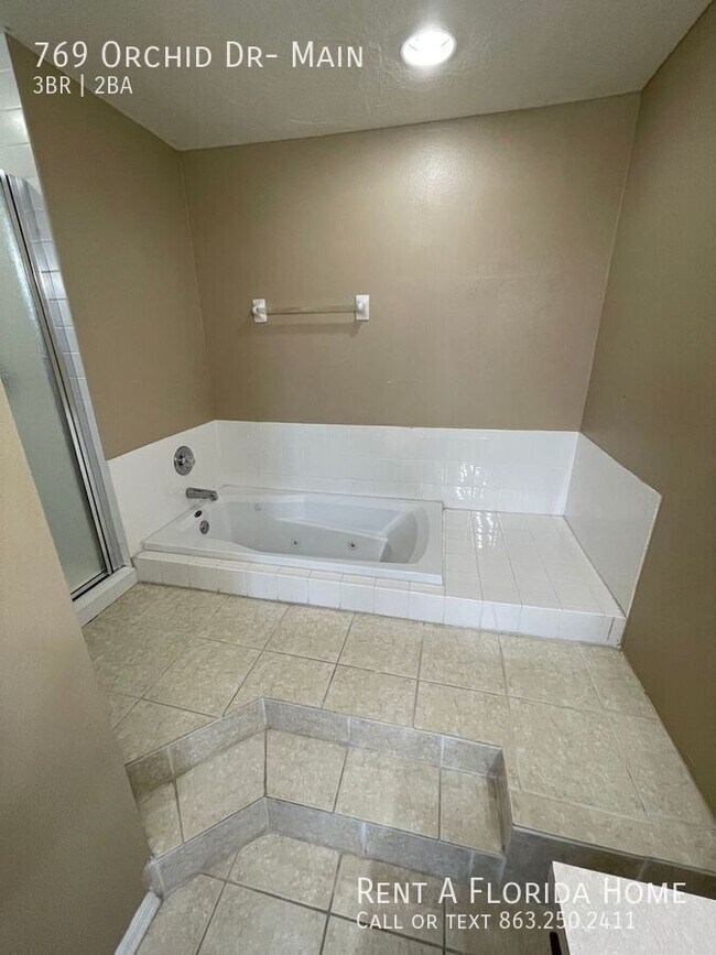 Building Photo - 769 Orchid Dr