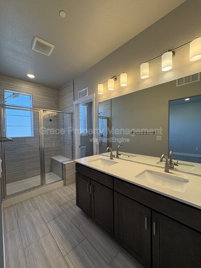 Building Photo - 1585 W 68th Ave