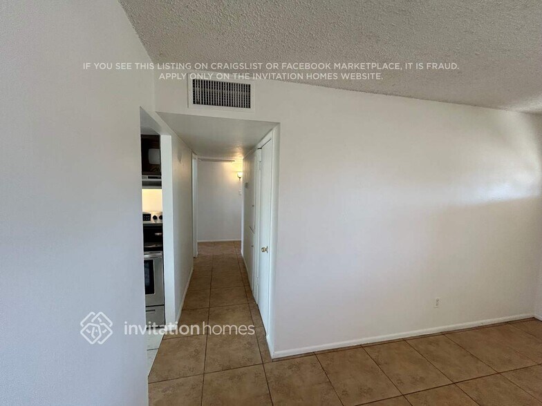 Building Photo - 3007 N 79th Dr
