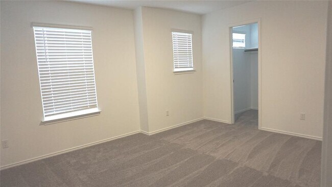 Building Photo - 313 Redonda Dr