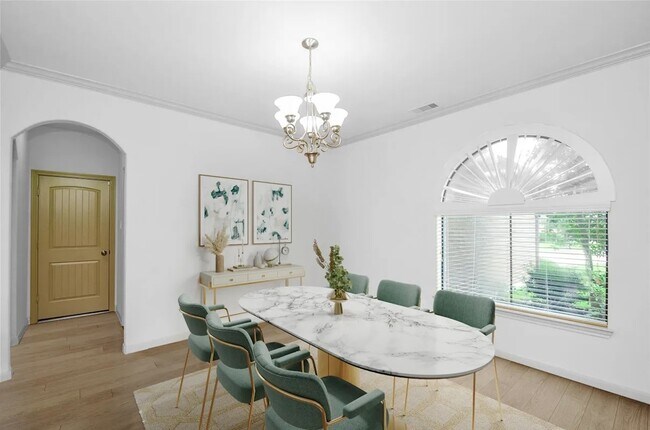 Building Photo - 11014 Sir Alex Dr