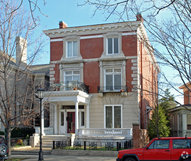 Primary Photo - 1810 Monument Ave