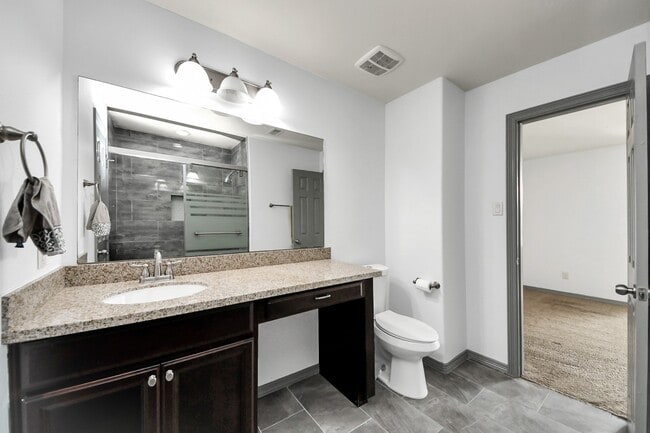 Building Photo - 4410 Lodge Vine Ct