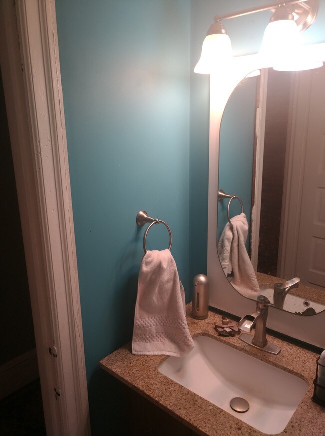 Building Photo - 5008 Beaumont Ave