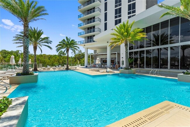 Building Photo - 16385 Biscayne Blvd