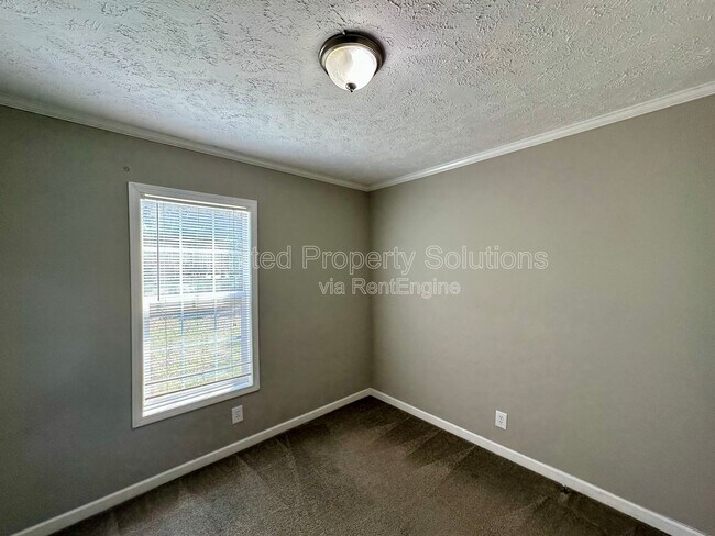 Building Photo - 2416 Quail Run Rd NE