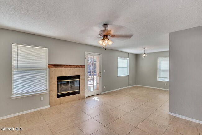 Building Photo - 10917 Loma Alta Pl