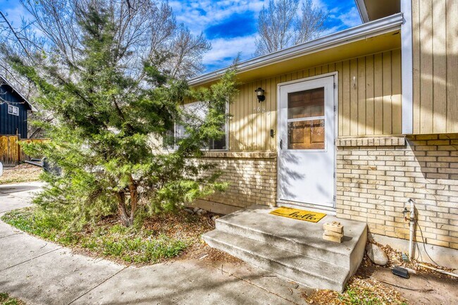 Building Photo - Spacious Cul-de-Sac Home Near CSU