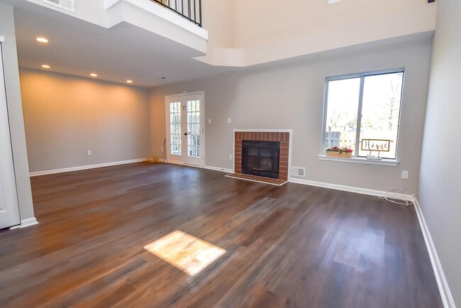 Building Photo - 1208 Chanticleer