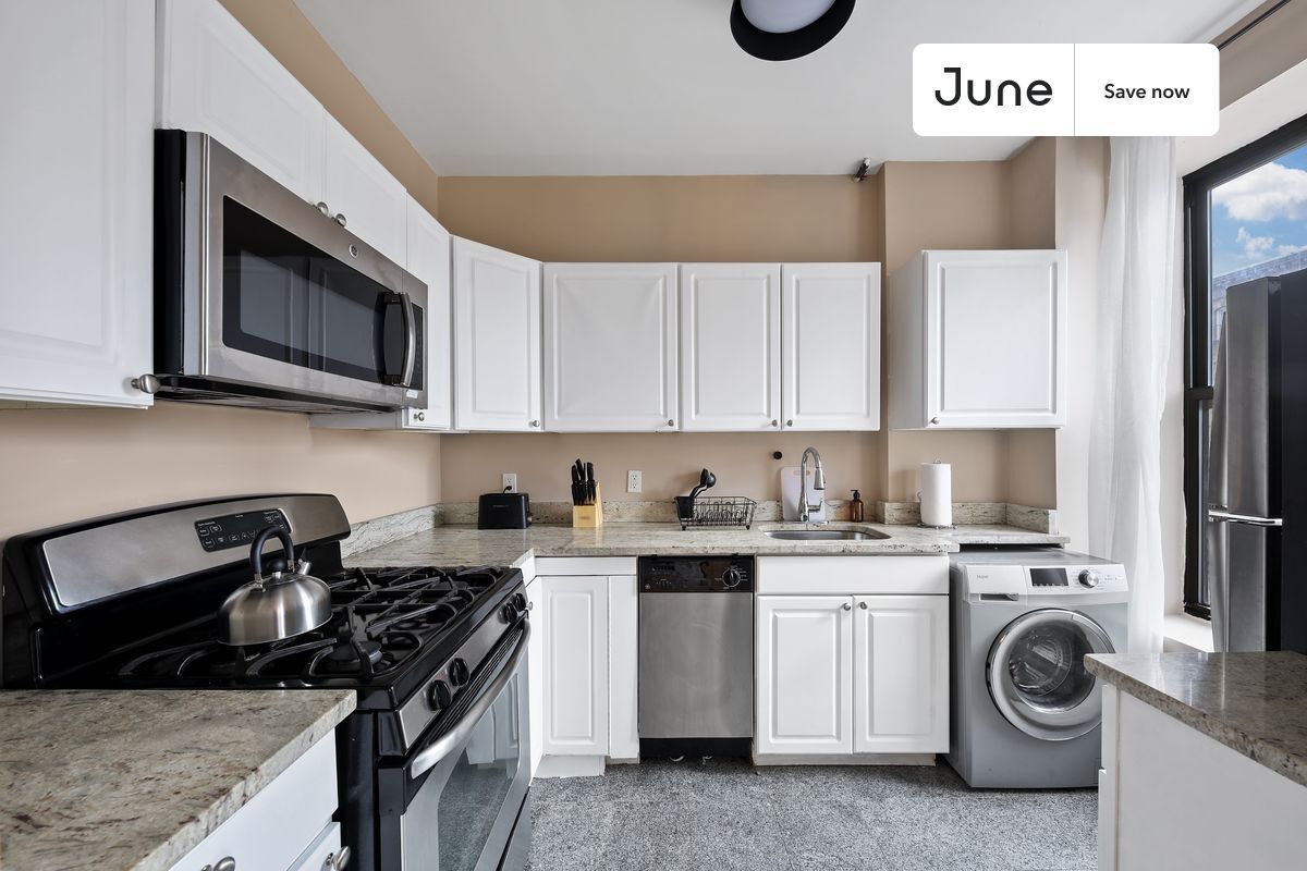 Building Photo - 301 St Nicholas Ave