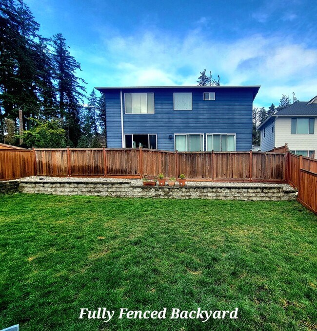 Building Photo - Spacious, Modern and Immaculate 4 bedroom, Convenient Location in Poulsbo