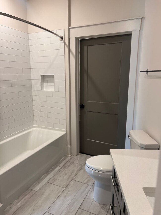 Building Photo - East Nashville Condo