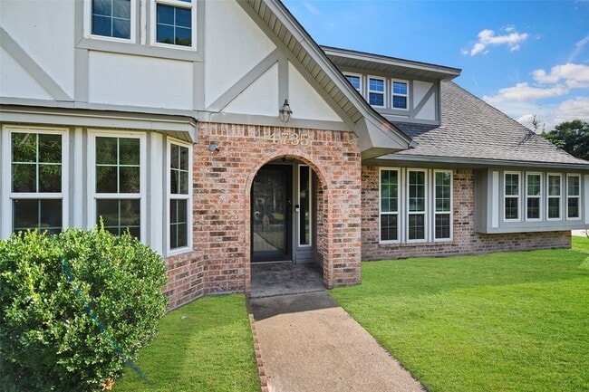 Building Photo - 4735 Charade Dr