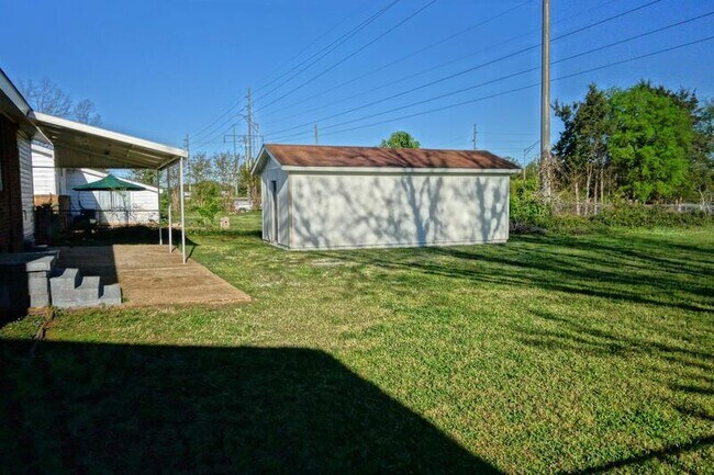Building Photo - 2903 Bayless Dr SW