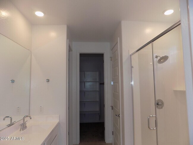 Building Photo - 1159 E Sabino Dr