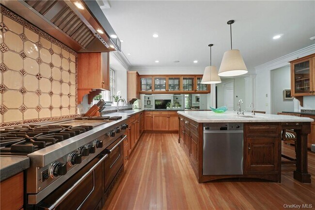 Building Photo - 8 Brady Rd