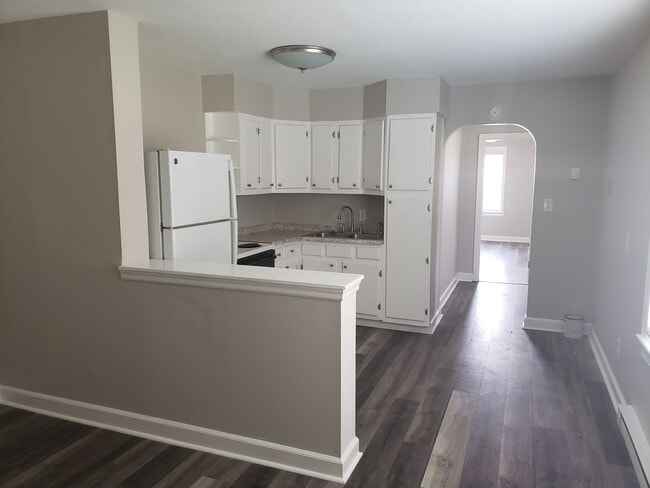 Building Photo - Warwick Blvd-15641