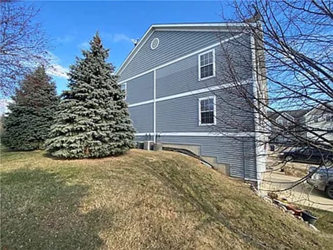 Building Photo - 3130 SW Sharmin Ln