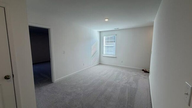 Building Photo - 105 Elijah St