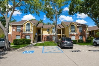 Building Photo - 8714 Mallard Reserve Dr