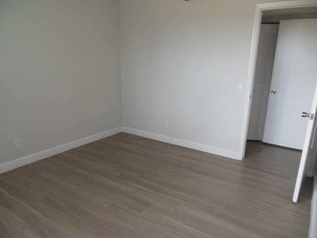 Building Photo - TWO BEDROOM TWO BATHROOM! WATERFRONT COMMUNITY