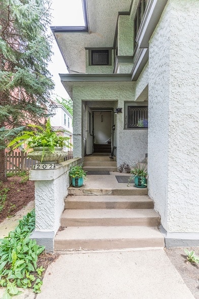 Primary Photo - 202 Ridgeland Ave