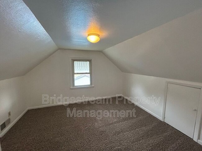 Building Photo - 4893 Burkhardt Rd