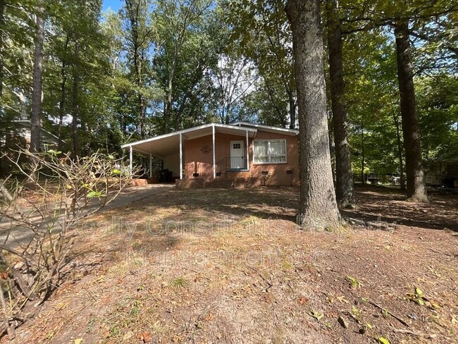 Building Photo - 2706 Wynnewood Dr