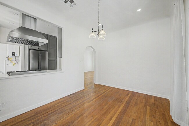 Building Photo - 311 West Campbell Ave