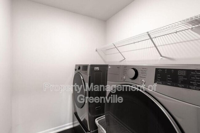 Building Photo - 1771 Odessa Ln