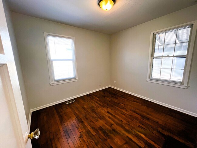 Building Photo - Lovely Home in Chafee Park Ready to Go!