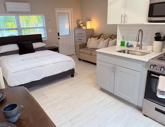 Building Photo - 1214 Bay Pine Blvd