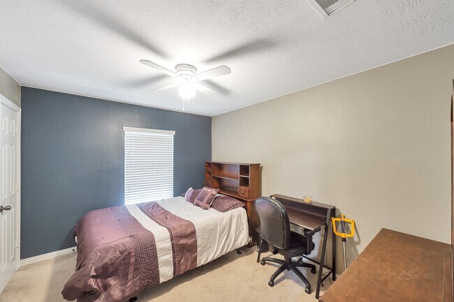 Building Photo - 16222 Wilmington Park Ln