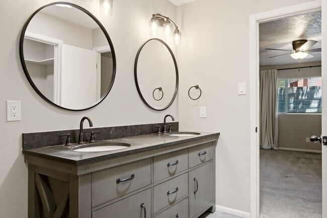 Building Photo - Exceptional Property in the NE Heights