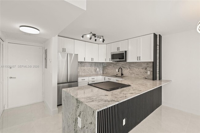 Building Photo - 3180 S Ocean Dr