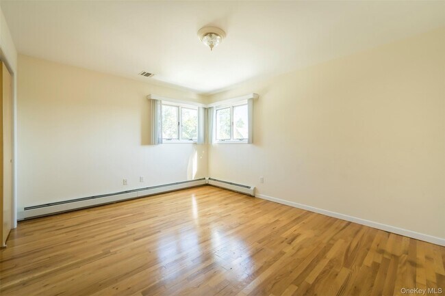 Building Photo - 11 7th St