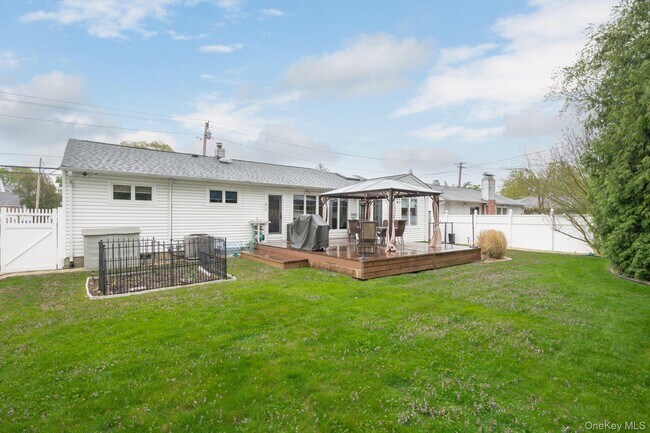 Building Photo - 264 Manetto Hill Rd