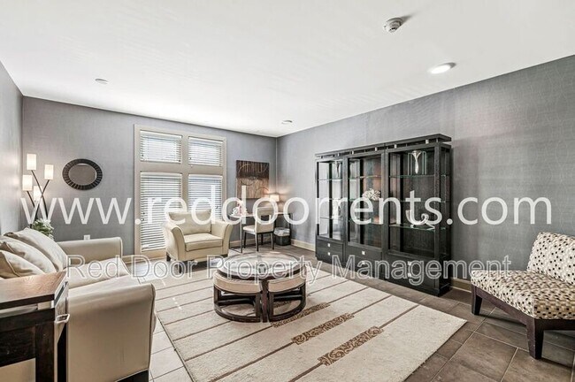 Primary Photo - 222 N East St