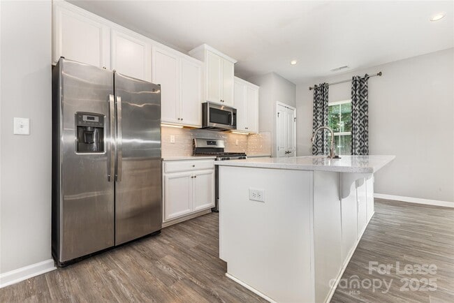 Building Photo - 2523 Grantham Place Dr