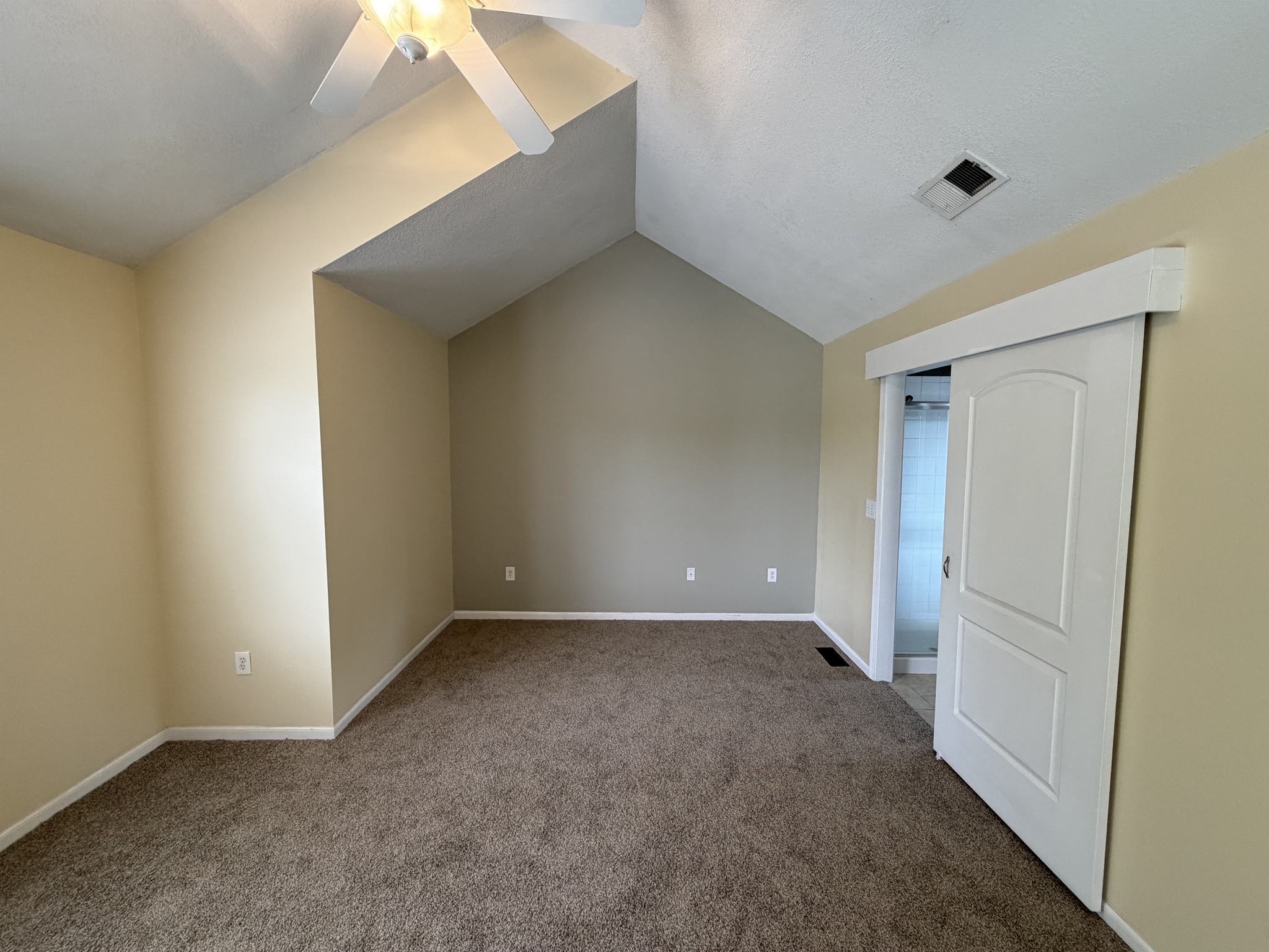 Building Photo - 13885 W 153rd Ter