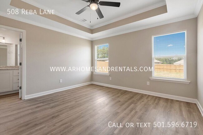 Building Photo - 508 Reba Ln
