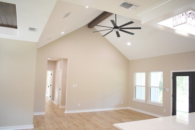 Building Photo - 2713 Sullivan Dr