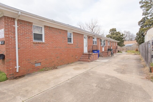 Building Photo - 9275 Hickory St