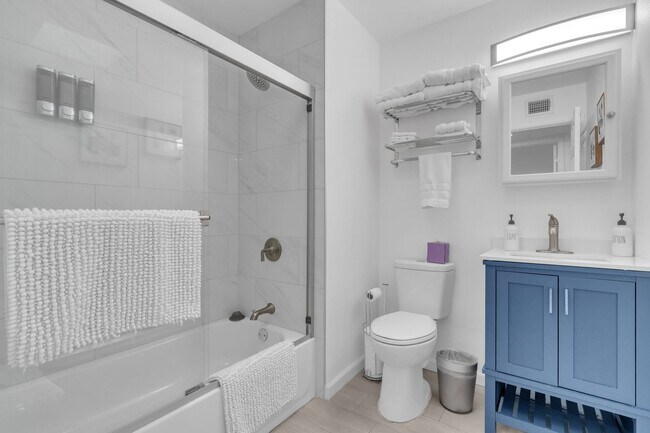 Building Photo - 9805 Sugarberry Dr